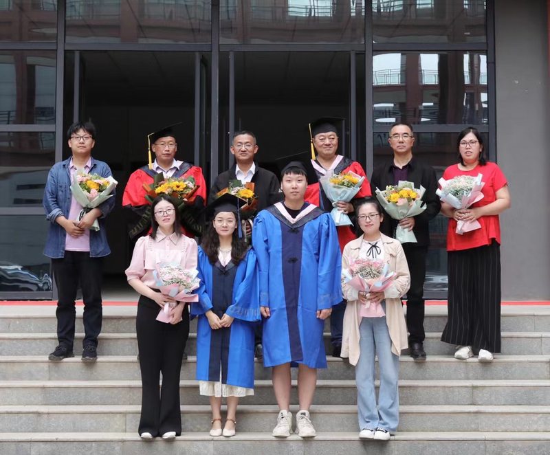 2021届学科教学（物理）硕士班毕业合影